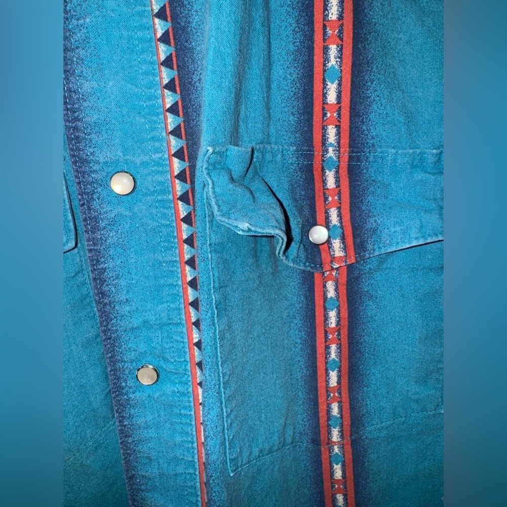 Vintage Wrangler Men's Blue and Red Patterned Shirt Jacket - Picture 4 of 8